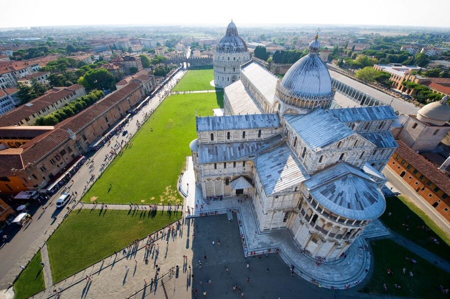 Pisa: Guided Walking Tour with Optional Leaning Tower Ticket - Meeting the guide at Piazza del Duomo