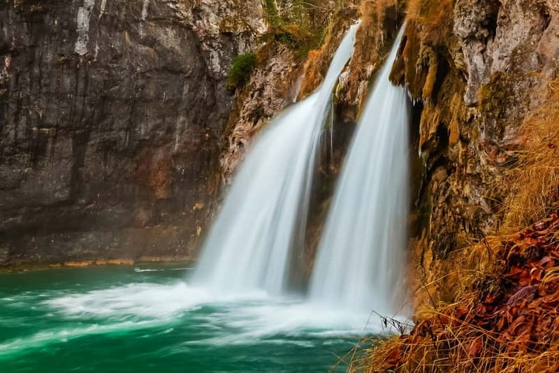 Plitvice Lakes: Guided Walking Tour with Bus and Boat Ride - Why Plitvice Lakes is worth a full day