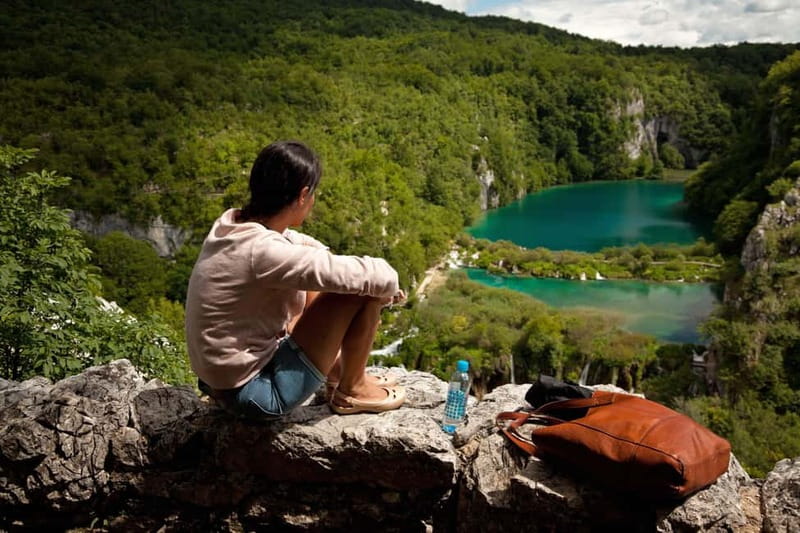 Plitvice Lakes: Guided Walking Tour with Bus and Boat Ride - The upper lakes and second walking section