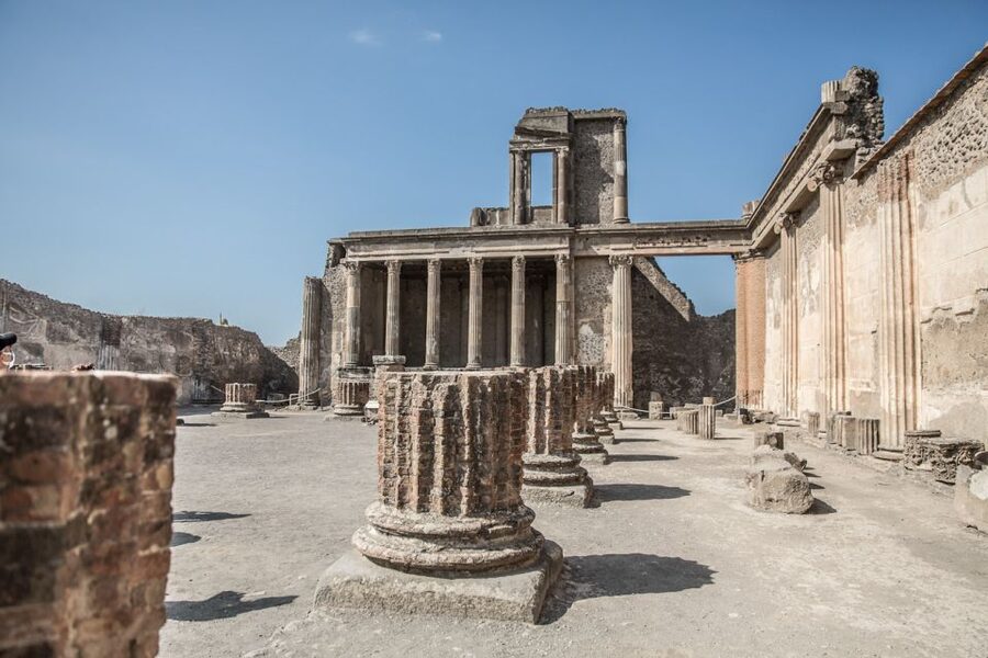 Pompeii: Guided Tour and Skip-the-Line Ticket - What the two-hour format really gives you