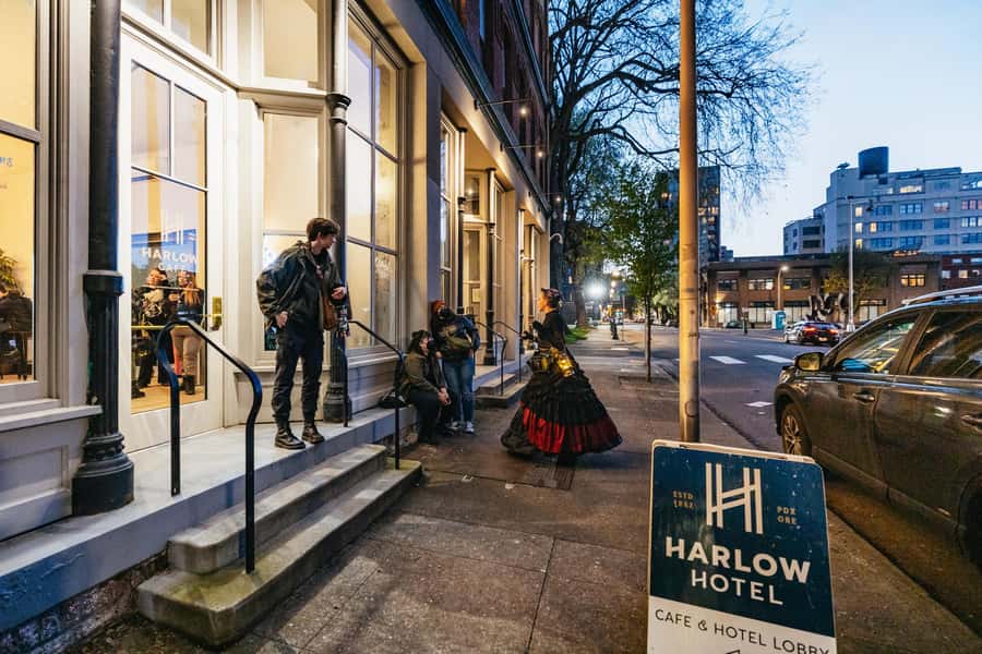 Portland: Ghosts, Poltergeists, and Psychopaths Walking Tour - The other haunted locations and paranormal reports