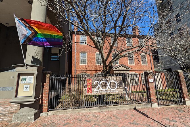 Portland, Maine: Hidden Histories Guided Walking Tour - Dugan Murphy’s guide style