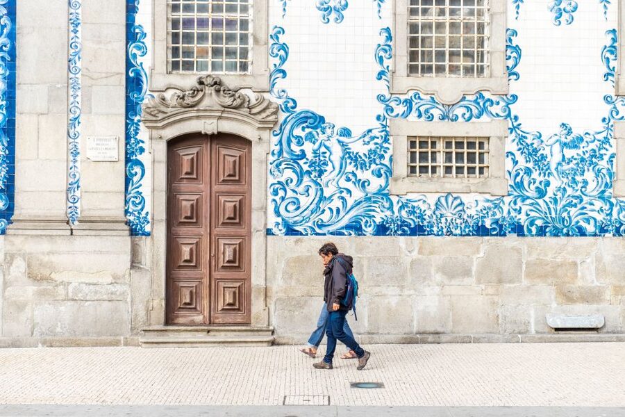 Porto: 3-Hour Guided City Highlights Walking Tour - What the guides add to the walk