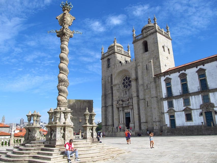 Porto: City Center Walking Tour - São Bento Station and Portugal in blue-and-white tile