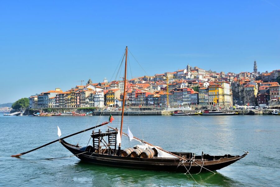 Porto: Historic City Center Walking Tour - São Bento Station and Porto’s blue-and-white story