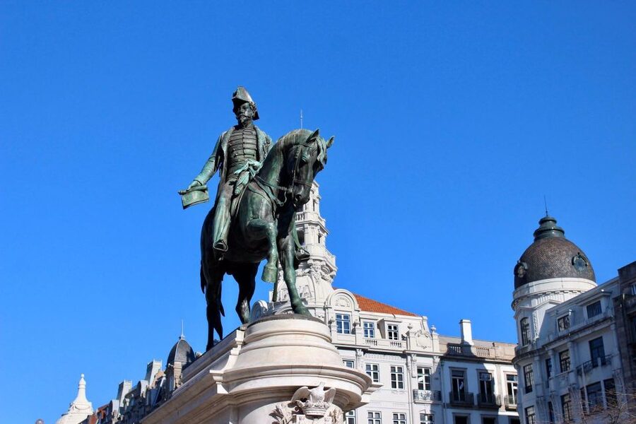Porto: Historic City Center Walking Tour - Narrow lanes, old walls, and Porto’s less polished corners