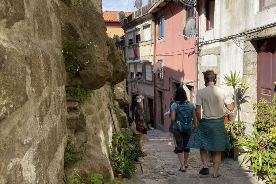 Porto: Historical Center Walking Tour - The final tasting: port wine, olive oil, and simple local flavors