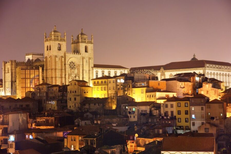 Porto: Sunset Walking Tour with Port Wine and Views - How much walking and waiting should you expect?