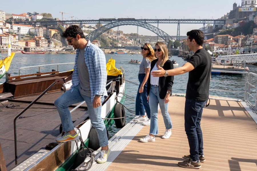 Porto: Walking Tour, Lello Bookshop, Boat and Cable Car - The cable car ride above the Gaia riverfront