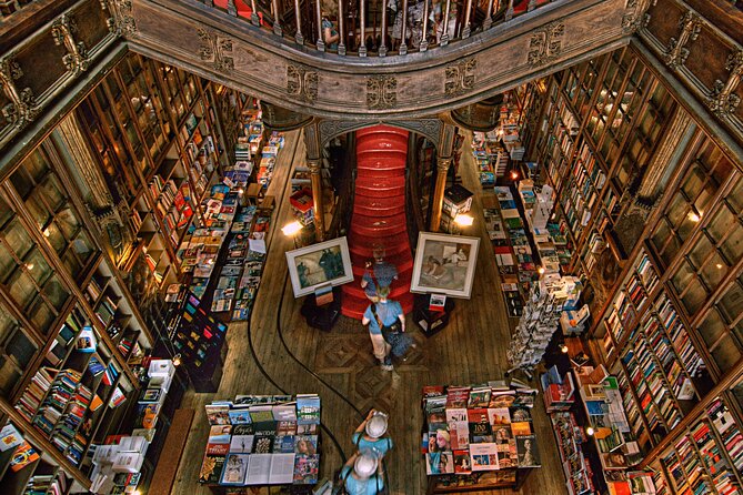 Porto Walking Tour, Lello Bookshop, River Cruise and Cable Car - The second walking stretch and Porto’s character