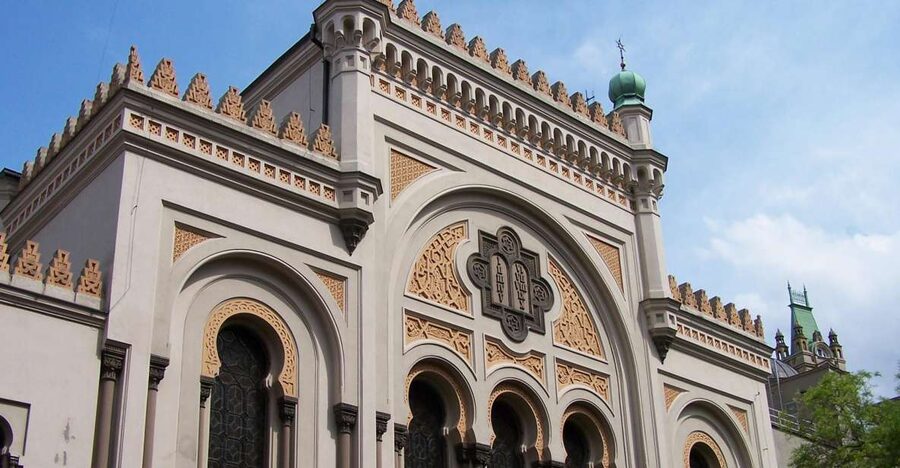Prague: 2-Hour Old Town and Jewish Ghetto Walking Tour - Kafka and the final walk through Old Town