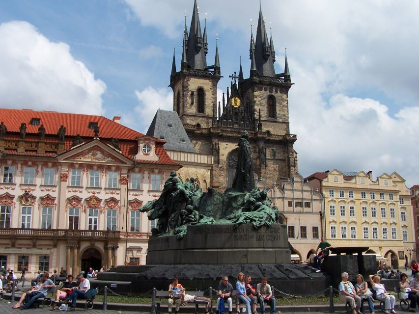Prague: 2-Hour Old Town and Jewish Ghetto Walking Tour - Týn Cathedral, the Stone Bell House, and Jan Hus
