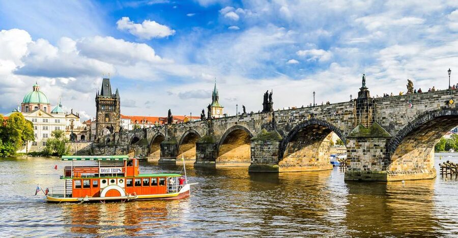Prague: City Highlights Private Walking Tour - Key points at a glance