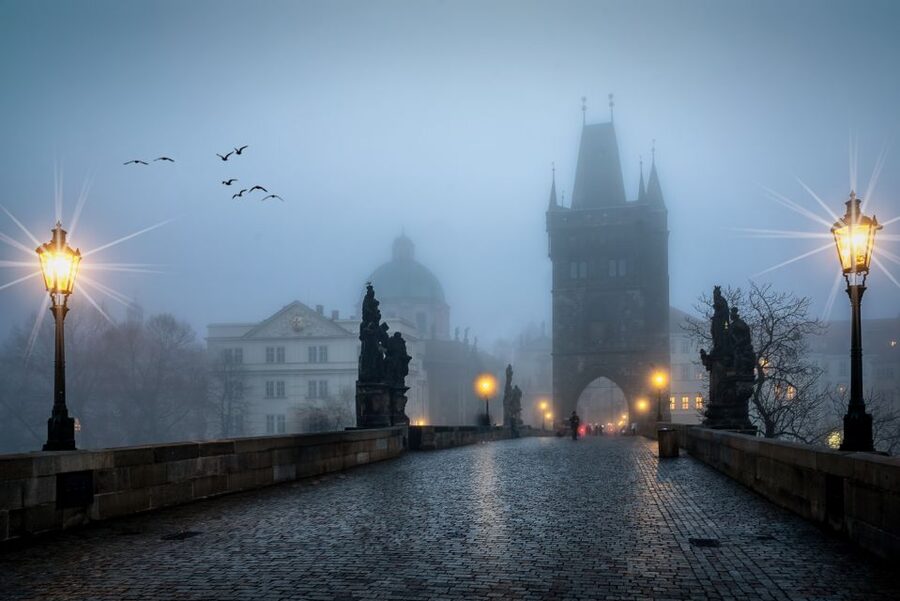Prague: Ghost Walking Tour - Meeting the guide at Kožná 6
