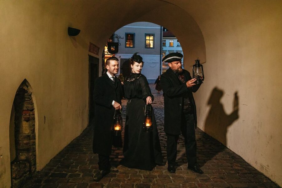 Prague: Ghosts and Legends Nighttime Guided Walking Tour - Old Town Square: a grand setting for grim stories