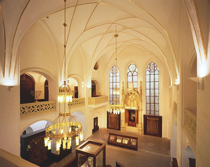 Prague: Jewish Town Walking Tour - Remembering the Holocaust at Pinkas Synagogue
