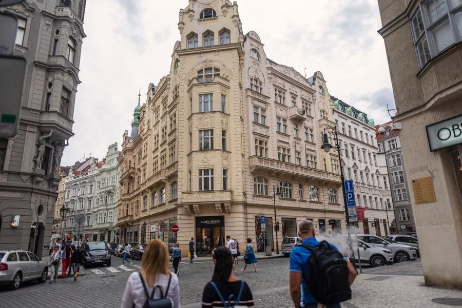 Prague: Old Town and Jewish Quarter Guided Walking Tour - Why this short walk works well in Prague