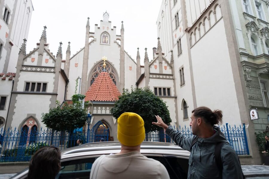 Prague: Old Town, Jewish Quarter & Astro Clock Walking Tour - Old Town Square and the Astronomical Clock