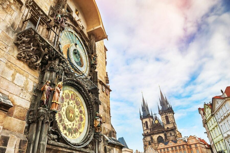 Prague: Old Town, Jewish Quarter & Astro Clock Walking Tour - Charles Bridge: a memorable finish by the river