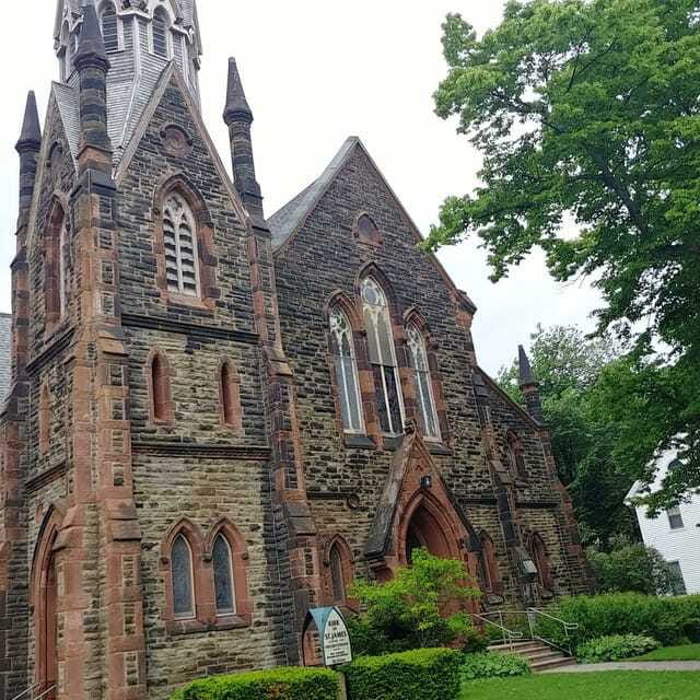 Prince Edward Island: Small Group Charlottetown Walking Tour - What the $43 price really gives you