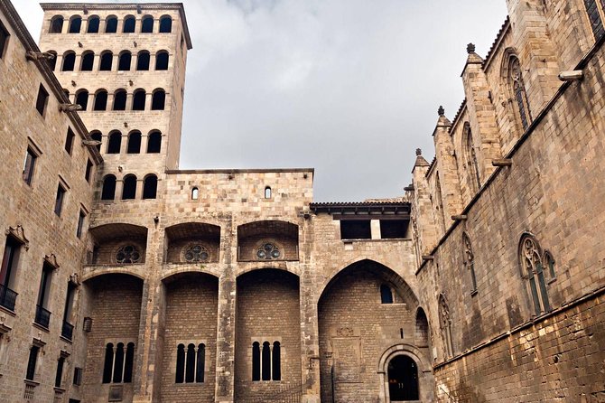Private Barcelona Old Town and Gothic Quarter Walking Tour - La Rambla and La Boqueria’s food traditions