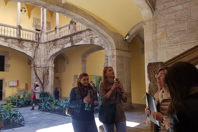 Private Barcelona Old Town and Gothic Quarter Walking Tour - Santa Maria del Mar and the Born District