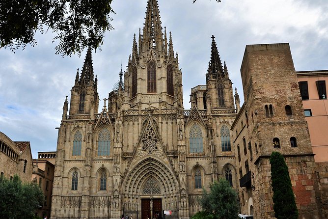 Private Barcelona Old Town and Gothic Quarter Walking Tour - Plaça del Rei and the medieval heart of the city