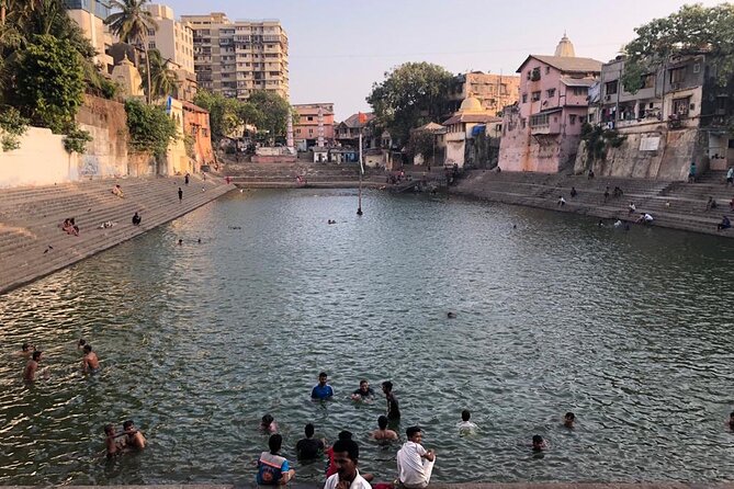 Private Guided Spiritual Walk in Banganga Hindu Temples - Arriving at Banganga Tank on Malabar Hill
