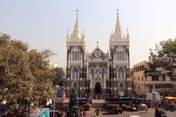 Private Guided Walking Tour in Bandra Queen of Suburbs - What makes this Bandra walk worth considering
