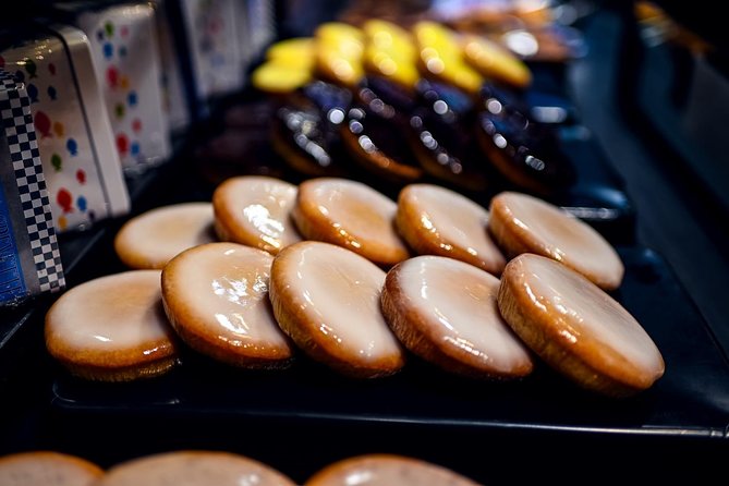 Private Montmartre Food Tour with Wine, Cheese & Pastries - Sacré-Cœur and the high point of Montmartre