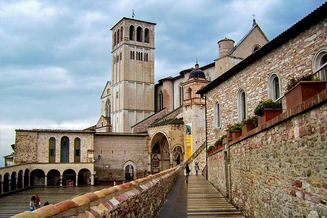 Private St. Francis Basilica of Assisi and City Walking Tour - Starting at the Basilica of Santa Chiara