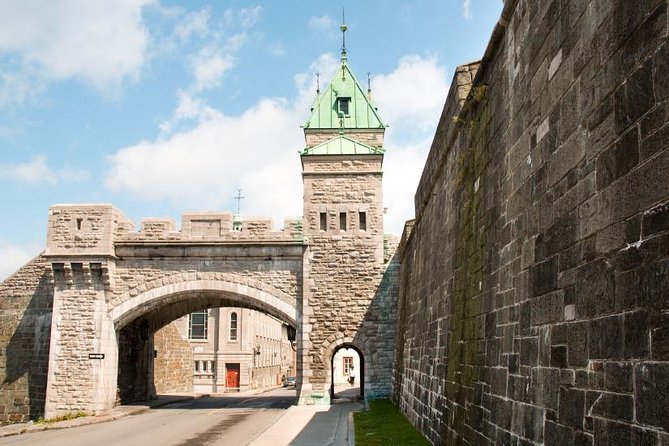 Private Tour: Quebec City Walking Tour - Place d’Hôtel de Ville and the Basilica Cathedral