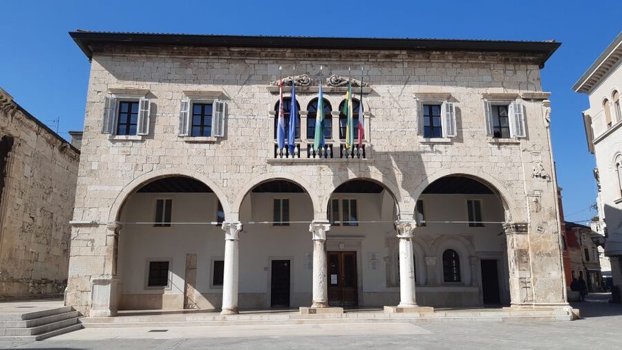 Pula: Historic Sites Guided Walking Tour - Pula Castle and the city from above