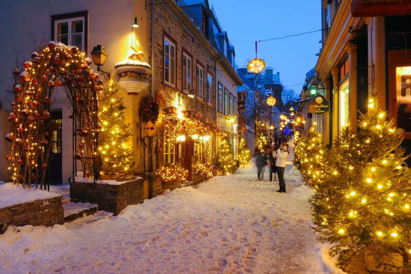 Quebec City: Christmas Magic Walking Tour in Old Quebec - What this Old Quebec walk is really about