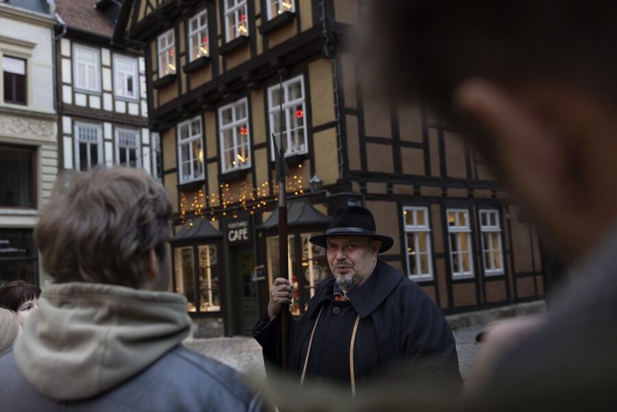 Quedlinburg: Historical Old Town Evening Walking Tour - Mutter Griebsch and the personal side of medieval Quedlinburg