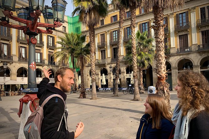 Ramblas, Old Town, Gothic and Gaudi Architecture Walking Tour - Barcelona Cathedral and what you do not see inside