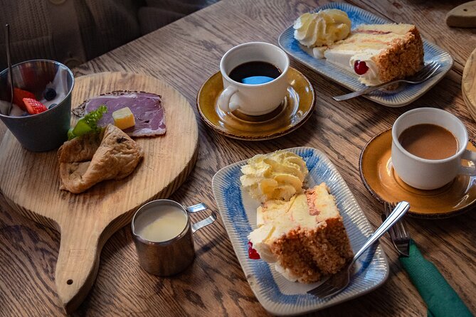 Reykjavik Food Walk - Local Foodie Adventure in Iceland - How much food do you really get?