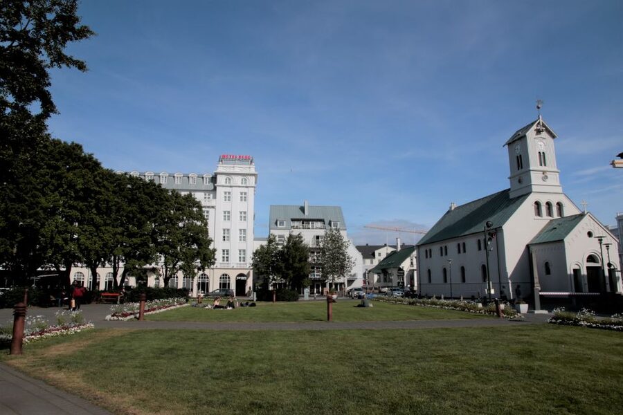 Reykjavik: Guided City Walking Tour - Parliament, Austurvöllur, and City Hall