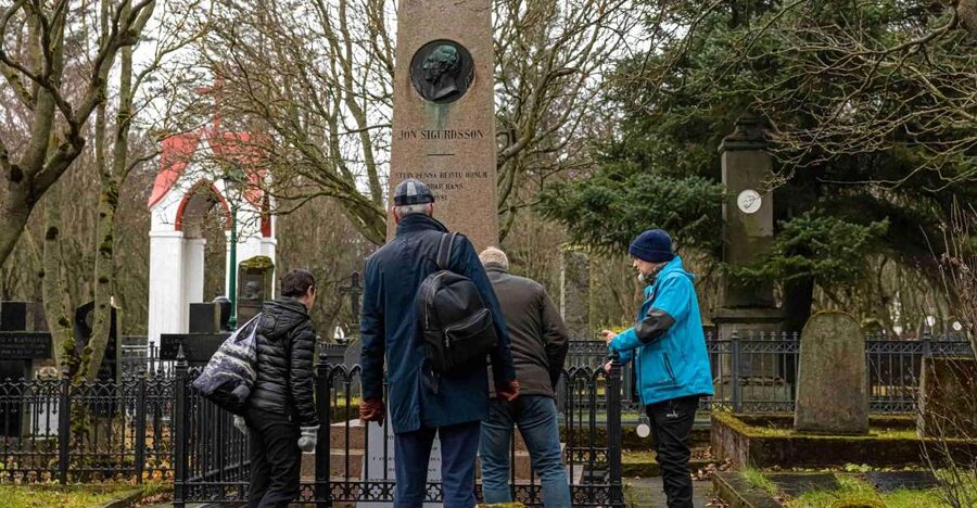 Reykjavik: Guided Folklore Walking Tour - Graveyards, ghosts, and the darker side of the walk