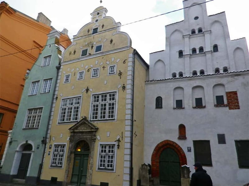 Riga Classical Old Town 2-Hour Walking Tour - The Cat House and Riga’s playful side