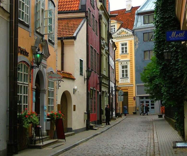 Riga Classical Old Town 2-Hour Walking Tour - The private format and the $88 price