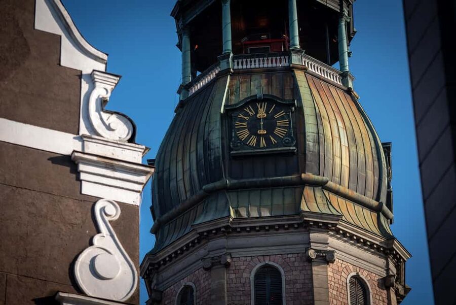 Riga: Old Town Walking Tour in a Small Group or Private - St. Peter’s Church and Riga’s changing skyline