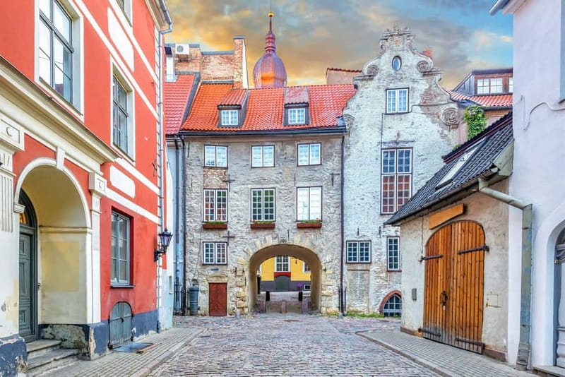 Riga: Private Walking Tour with a Local - Local Stories Instead of a Fixed Speech