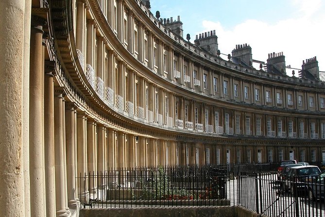 Roman Baths and Bath City Walking Tour - Guide quality and group atmosphere