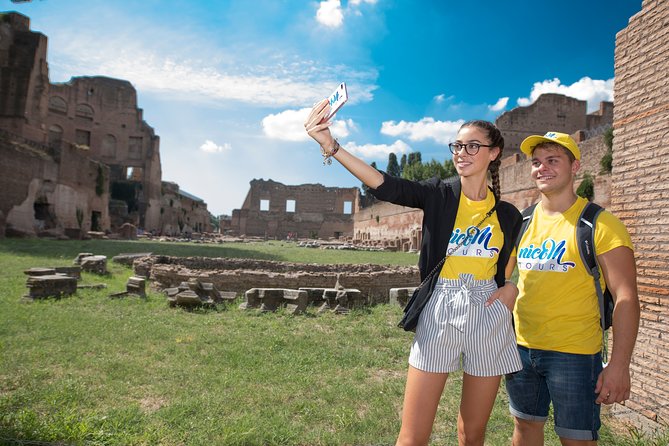 Rome: Colosseum Arena, Roman Forum & Palatine Hill Tour - How much walking and heat should you expect?