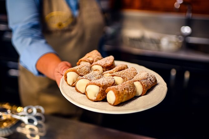 Rome Food Tour in the Historic Centre with 8+ Food Tastings - Starting with food and fountains at Piazza Navona