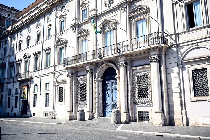 Rome Food Tour in the Historic Centre with 8+ Food Tastings - Cannoli and gelato to finish