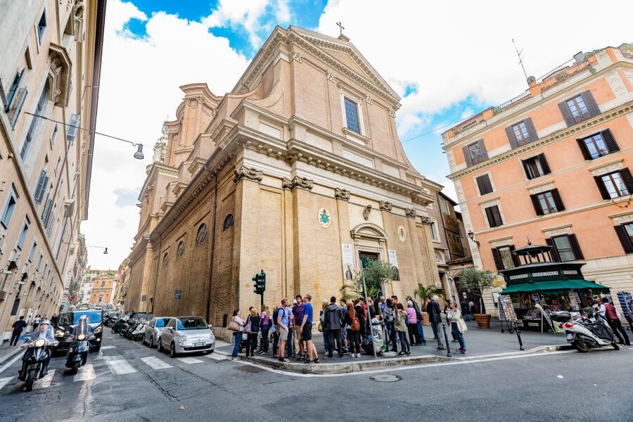 Rome: Fountains and Squares Small-Group Walking Tour - Sant’Ignazio and Rome’s painted illusion