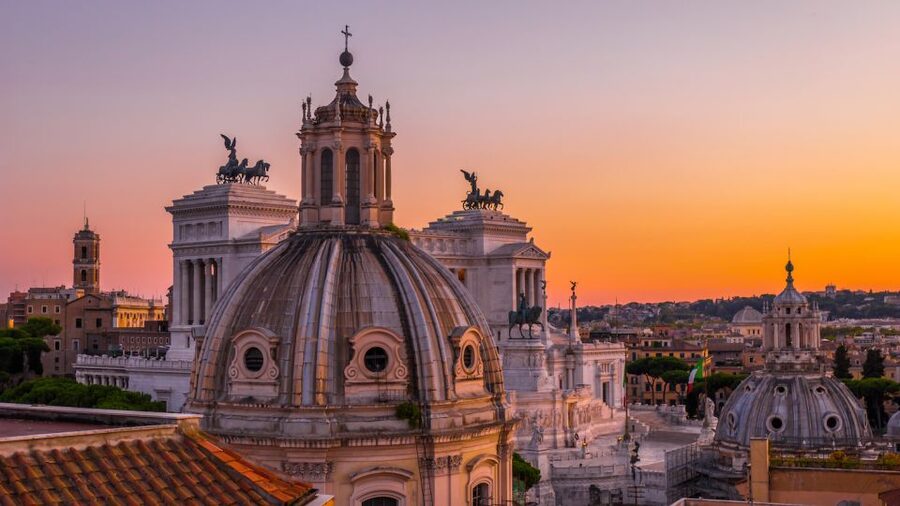 Rome: Guided City Center Evening Sightseeing Walking Tour - Pace, comfort, and who should take it
