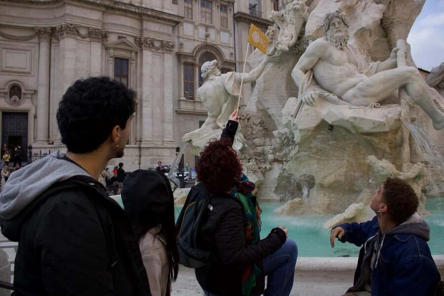 Rome Highlights & Hidden Gems Guided Walking Tour - What the guides add to the walk